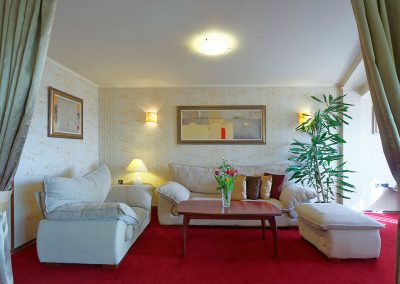 Capitol Deluxe Suite 01